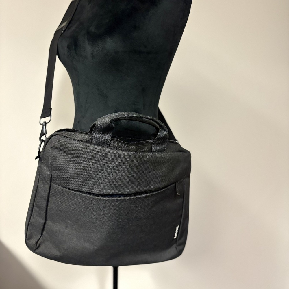 Lenovo Laptop Bag Black 15" x 11" x 2.25" Shoulder Strap Briefcase Carrying Case